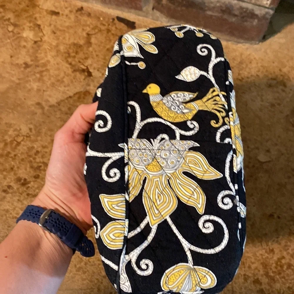 VERA‎ Bradley Maggie small hobo shoulder handbag in retired Yellow Bird print